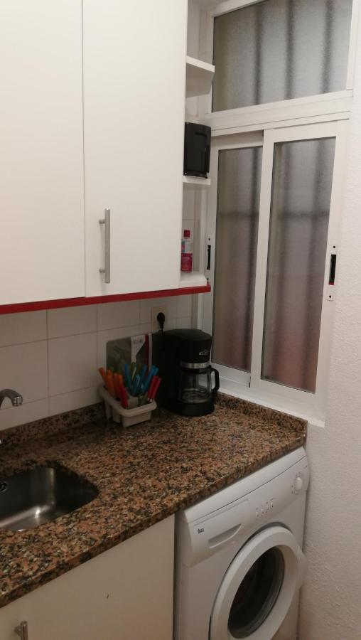 The Clock Apartment Мадрид Екстериор снимка