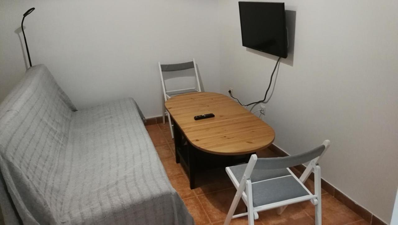 The Clock Apartment Мадрид Екстериор снимка