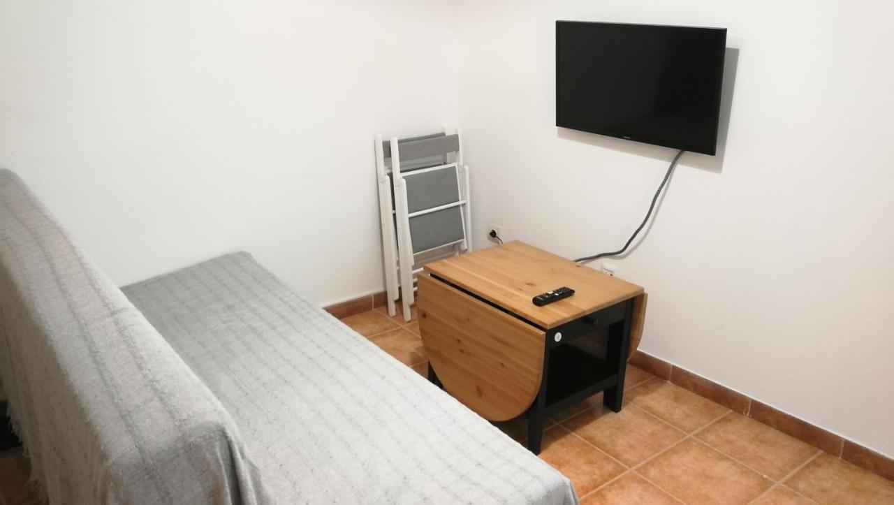 The Clock Apartment Мадрид Екстериор снимка