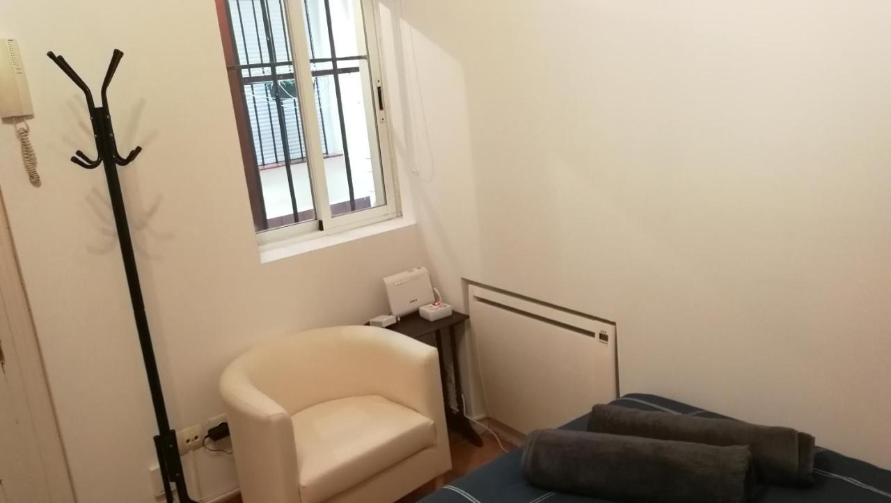 The Clock Apartment Мадрид Екстериор снимка