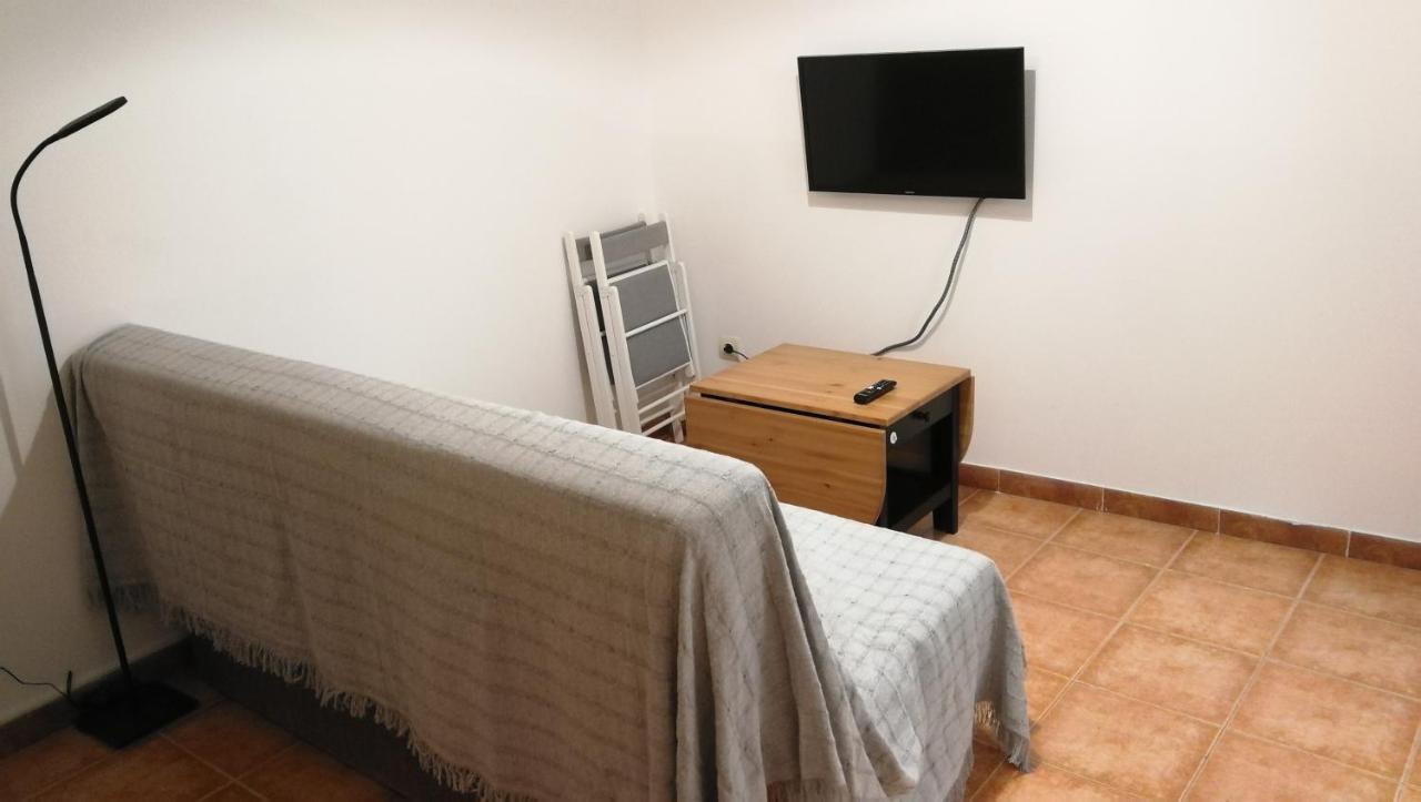 The Clock Apartment Мадрид Екстериор снимка